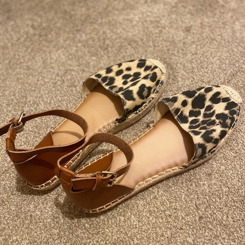 Old navy leopard flats with ankle straps